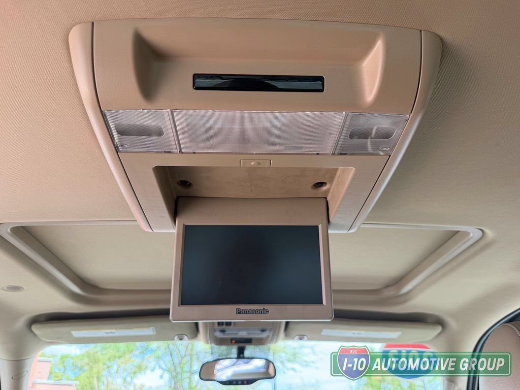 Used 2013 Chevrolet Avalanche LTZ AWD/4WD image 20