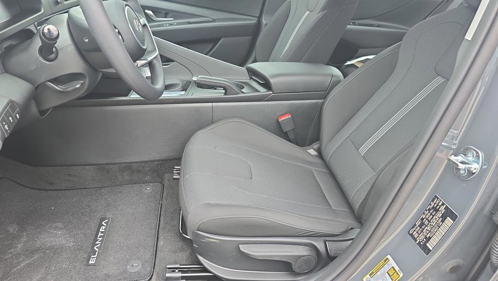 New 2026 Hyundai Elantra SE w/ Cargo Package FWD image 14