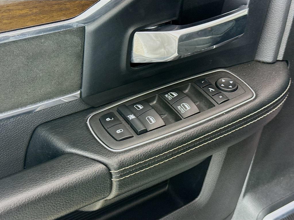 Used 2022 RAM 2500 Laramie AWD/4WD image 18