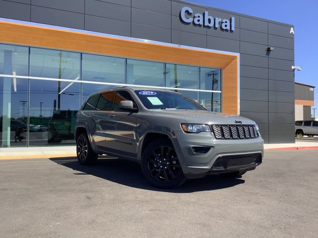 Used 2019 Jeep Grand Cherokee Altitude AWD/4WD image 2