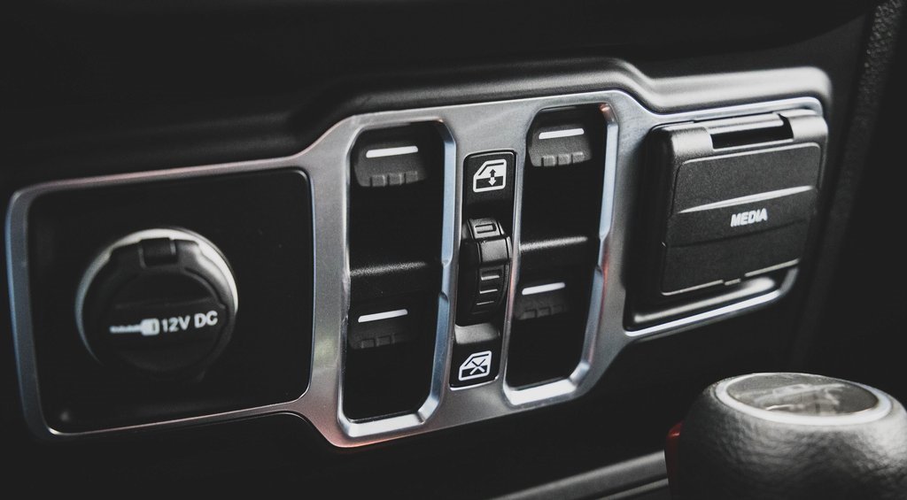 Used 2020 Jeep Gladiator Sport w/ Quick Order Package 24S image 19