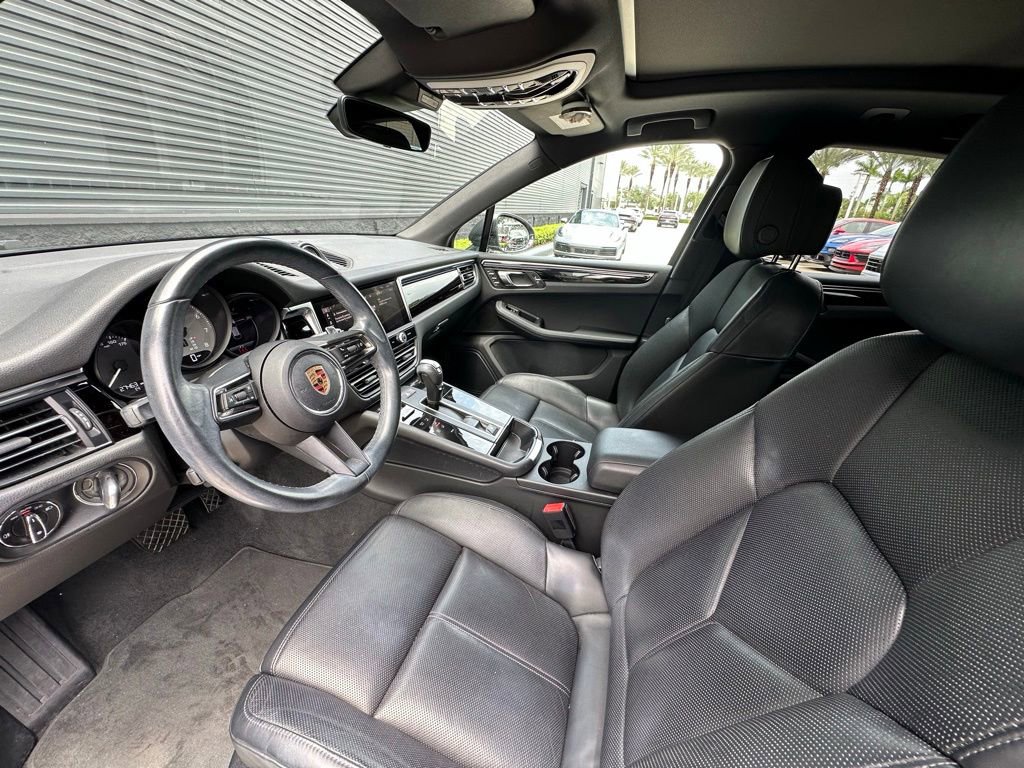 Certified 2023 Porsche Macan S AWD/4WD image 4