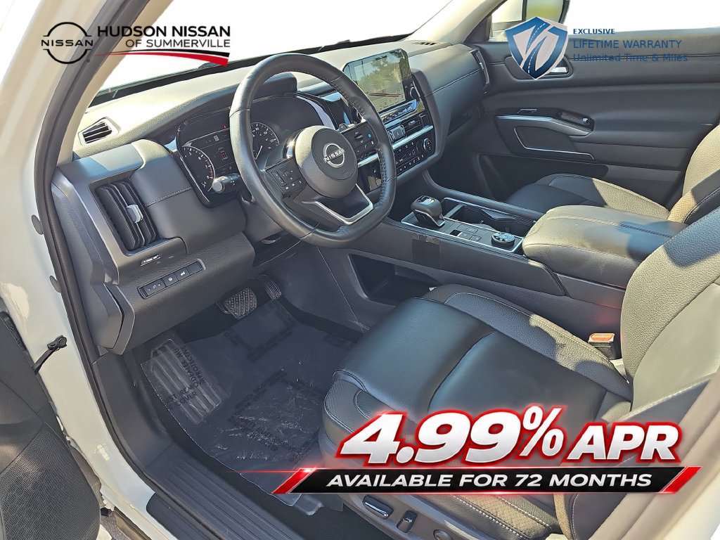 Used 2024 Nissan Pathfinder SL AWD/4WD image 17