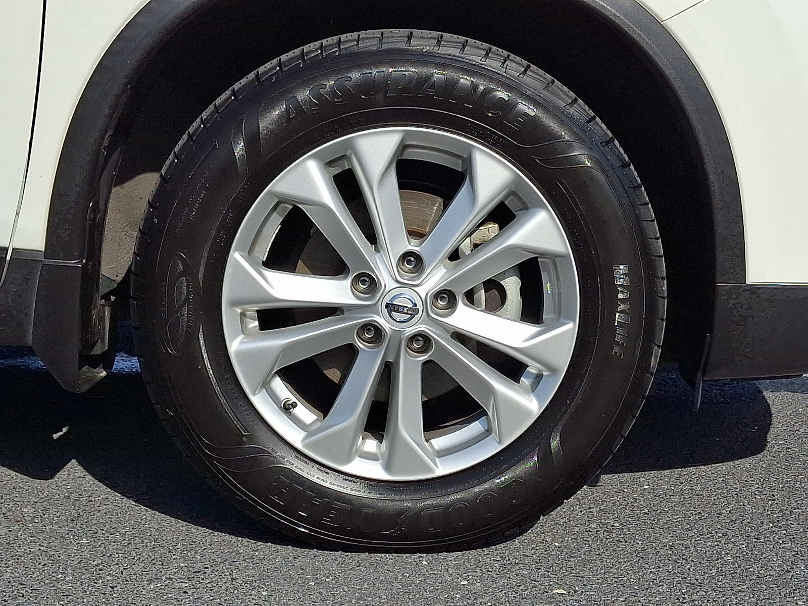 Used 2016 Nissan Rogue SV w/ SV Premium Package AWD/4WD image 8