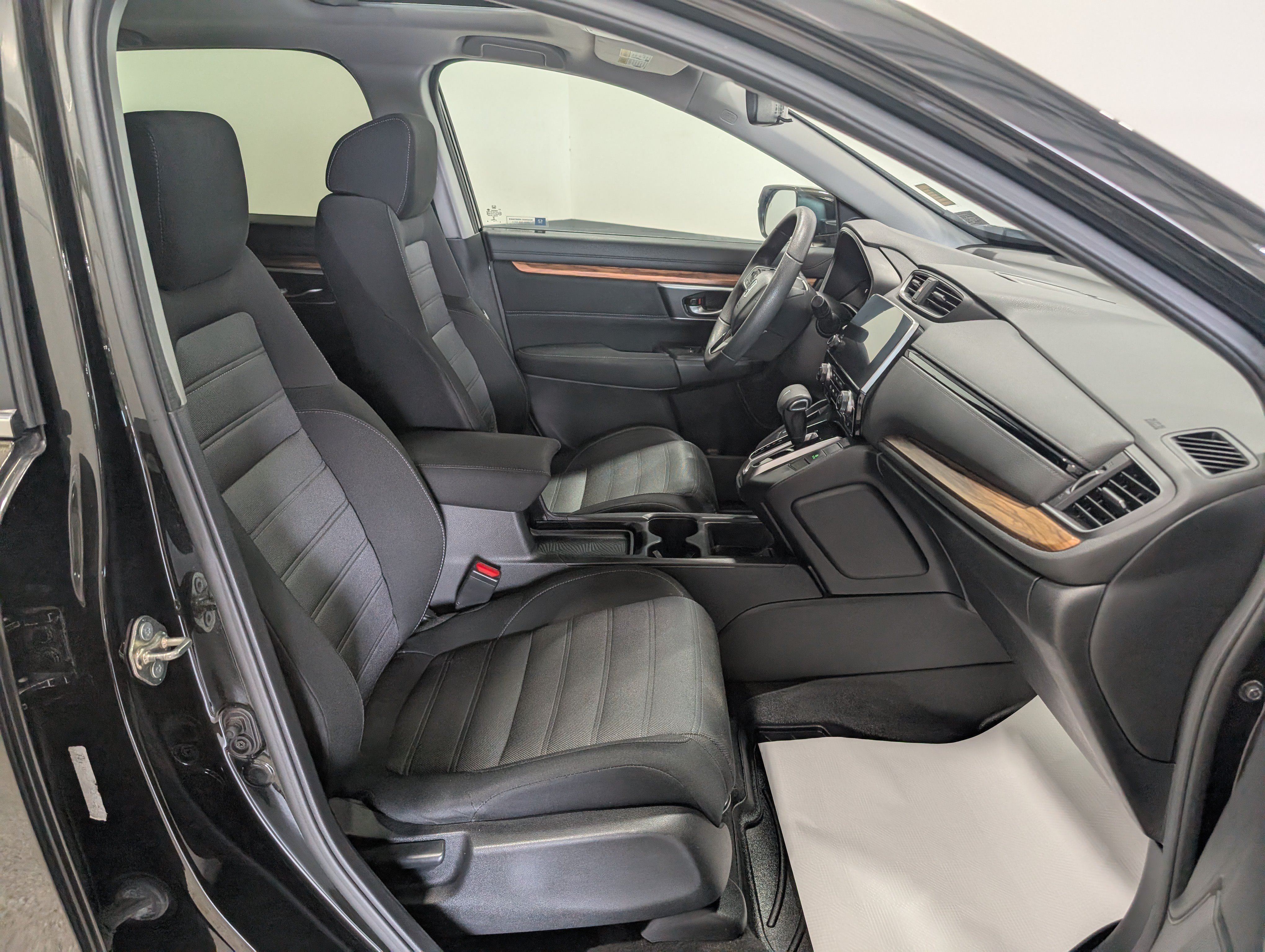 Used 2017 Honda CR-V EX image 18