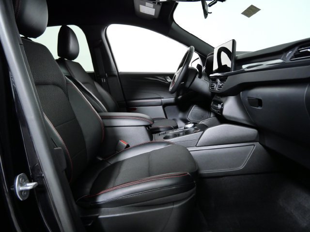 Certified 2023 Ford Escape ST-Line w/ Tech Pack #1 AWD/4WD image 9