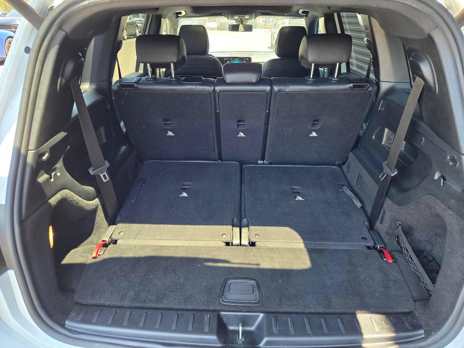 Used 2021 Mercedes-Benz GLB 250 4MATIC w/ Premium Package image 27