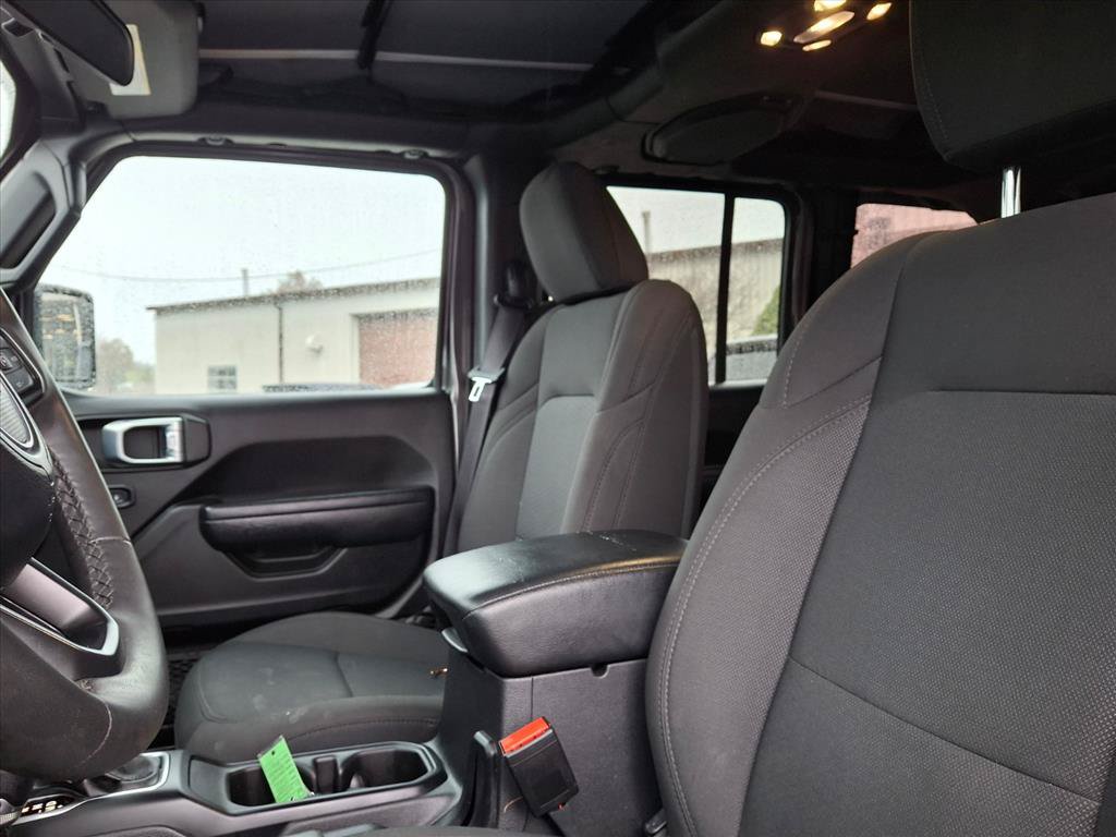 Used 2023 Jeep Wrangler Unlimited w/ Cold Weather Group AWD/4WD image 6