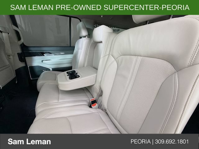 Used 2022 Jeep Wagoneer Series III AWD/4WD image 33
