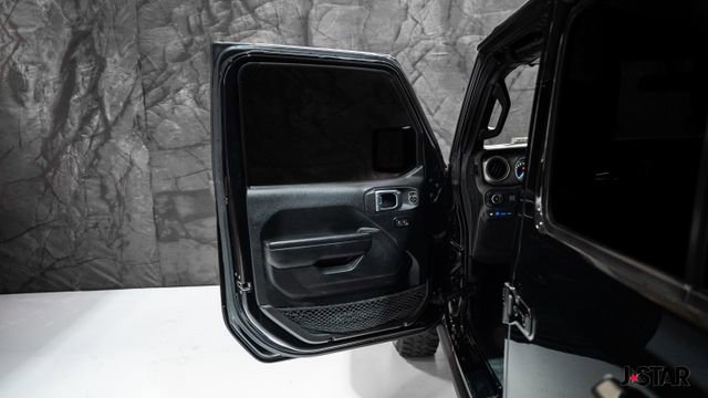 Used 2023 Jeep Wrangler Unlimited w/ Cold Weather Group image 3