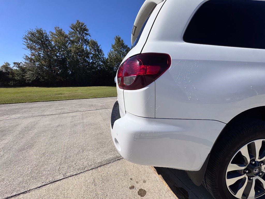 Used 2018 Toyota Sequoia Limited w/ Safety & Convenience Package AWD/4WD image 21