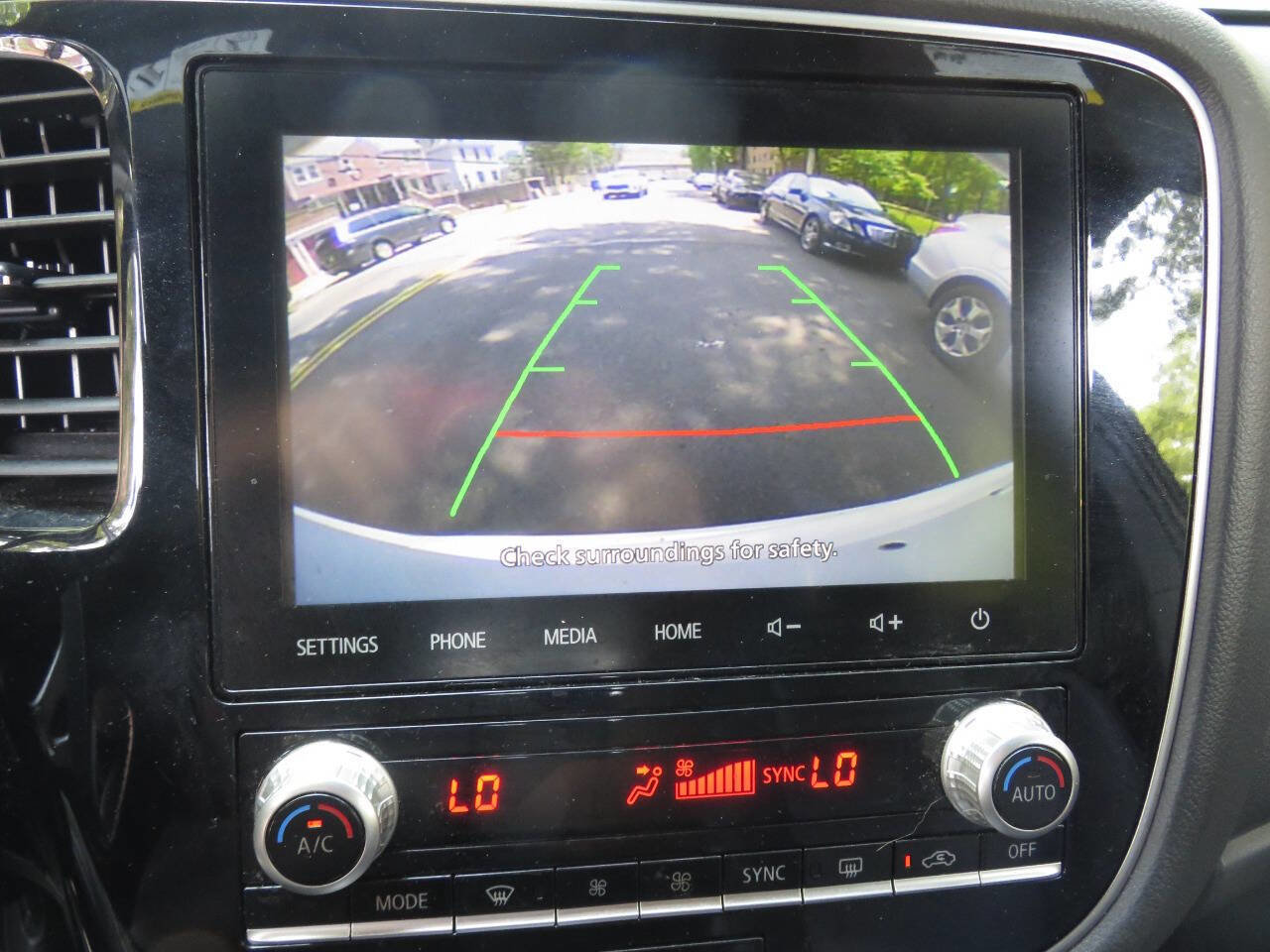 Used 2020 Mitsubishi Outlander SEL image 17