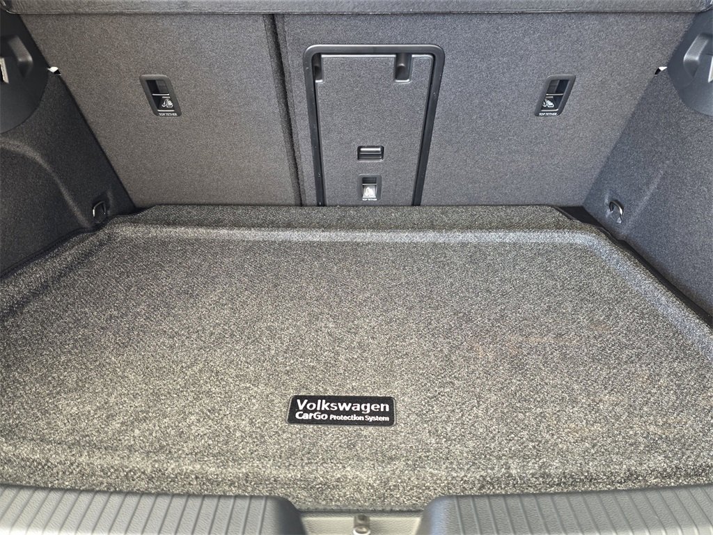 New 2025 Volkswagen Golf w/ Euro Style Package image 22