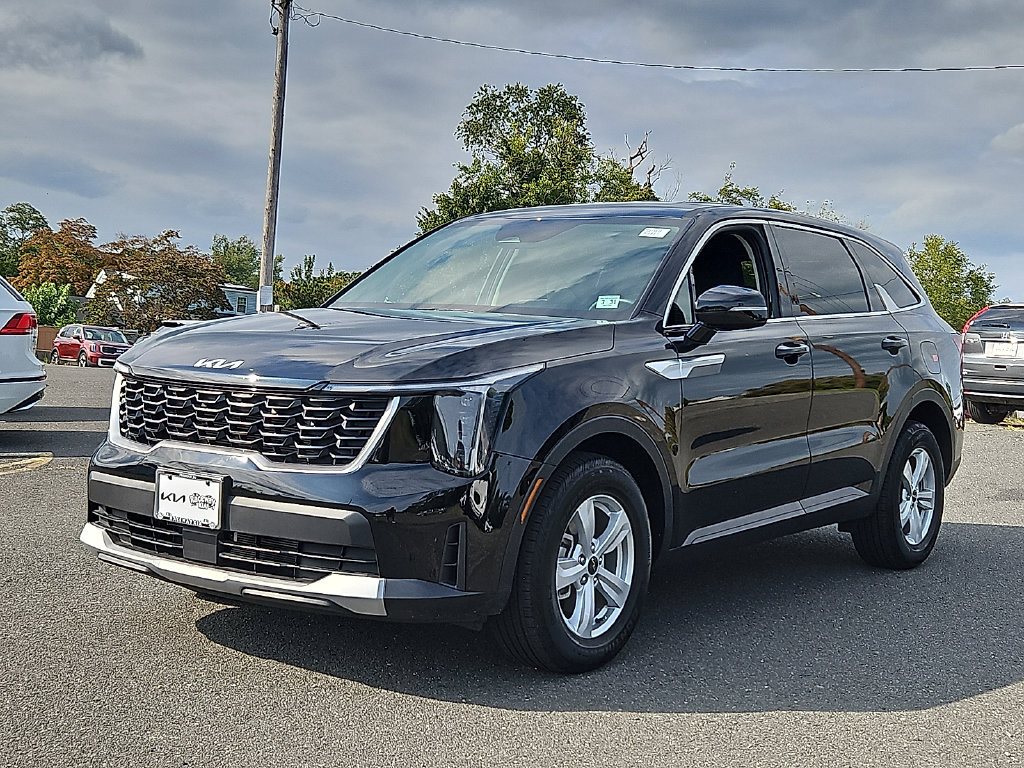 Certified 2026 Kia Sorento LX FWD image 3