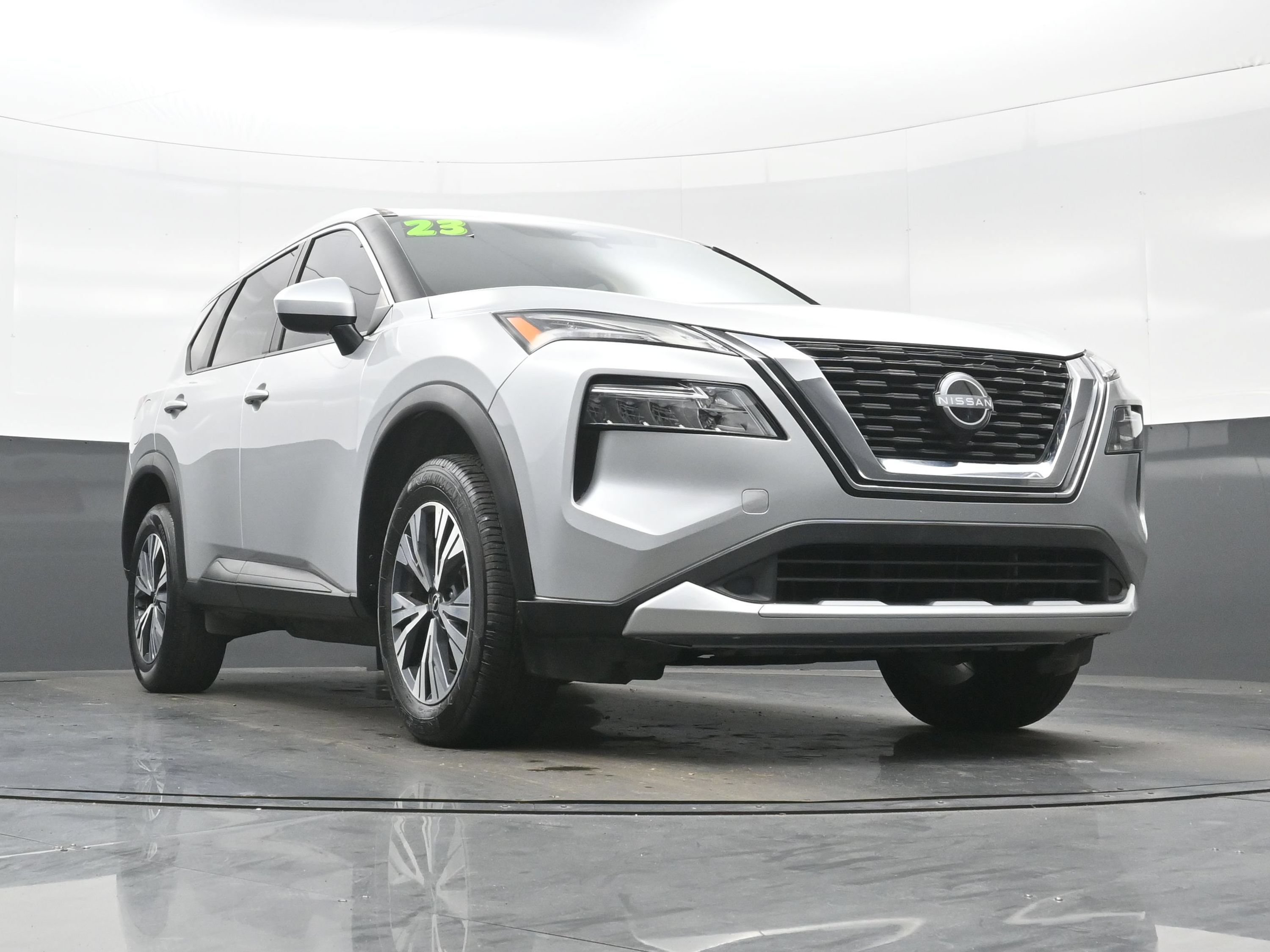 Used 2023 Nissan Rogue SV AWD/4WD image 33