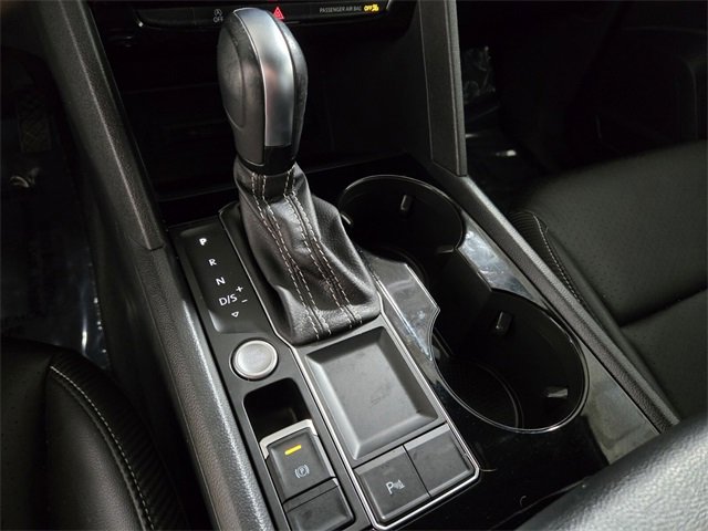 Used 2023 Volkswagen Atlas Cross Sport SE w/ Black Wheel Package image 37