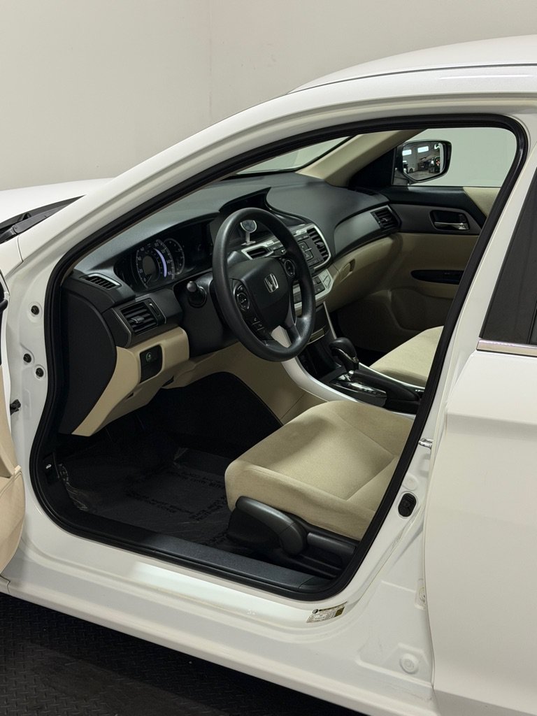 Used 2013 Honda Accord LX image 8