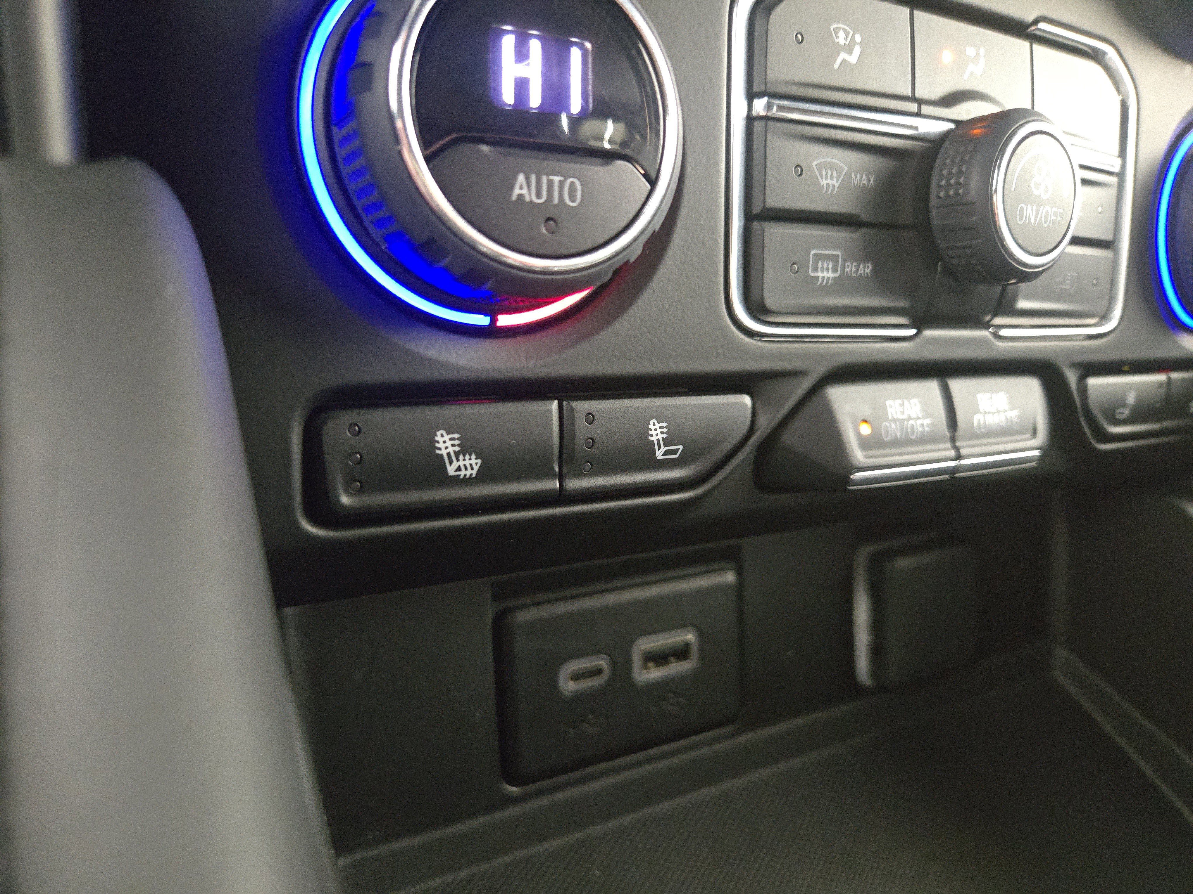 Used 2024 Chevrolet Tahoe LT image 28