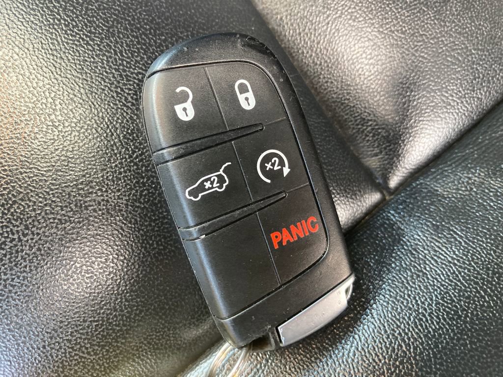 Used 2021 Jeep Grand Cherokee Limited image 38