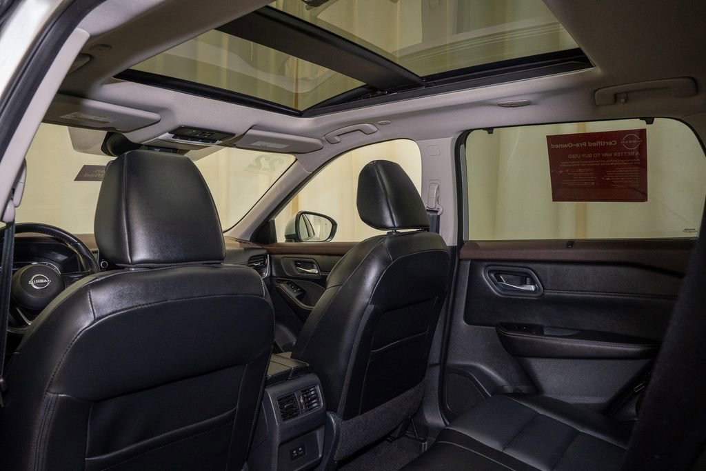 Used 2022 Nissan Rogue SV w/ SV Premium Package image 10