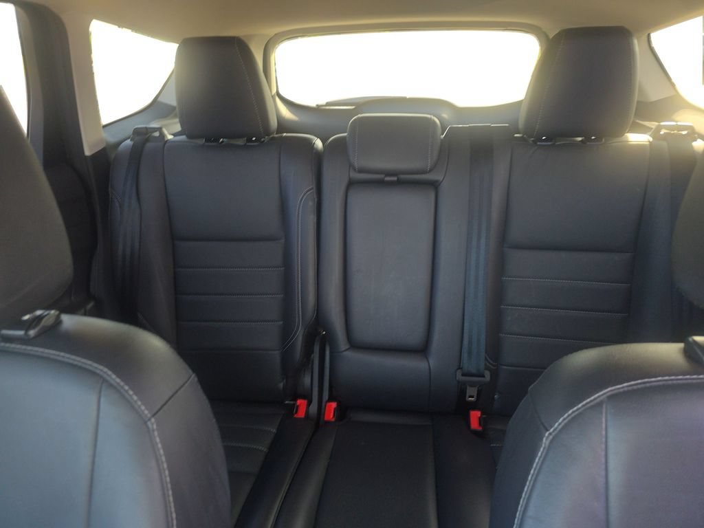 Used 2016 Ford Escape Titanium w/ Equipment Group 301A AWD/4WD image 10
