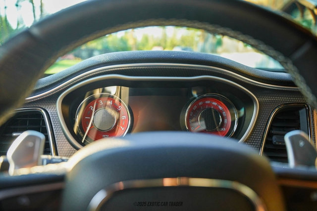 Used 2017 Dodge Challenger SRT Hellcat image 32