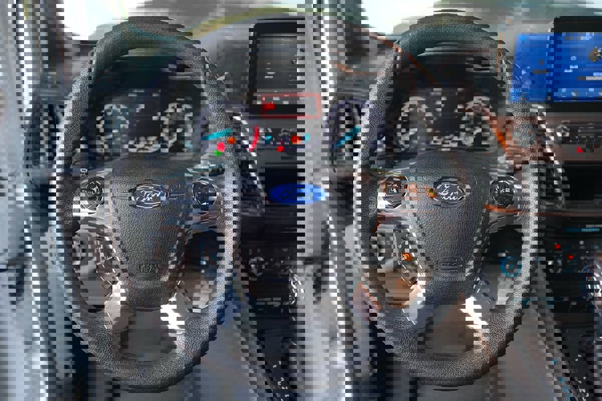 Used 2020 Ford Transit Connect XL image 16