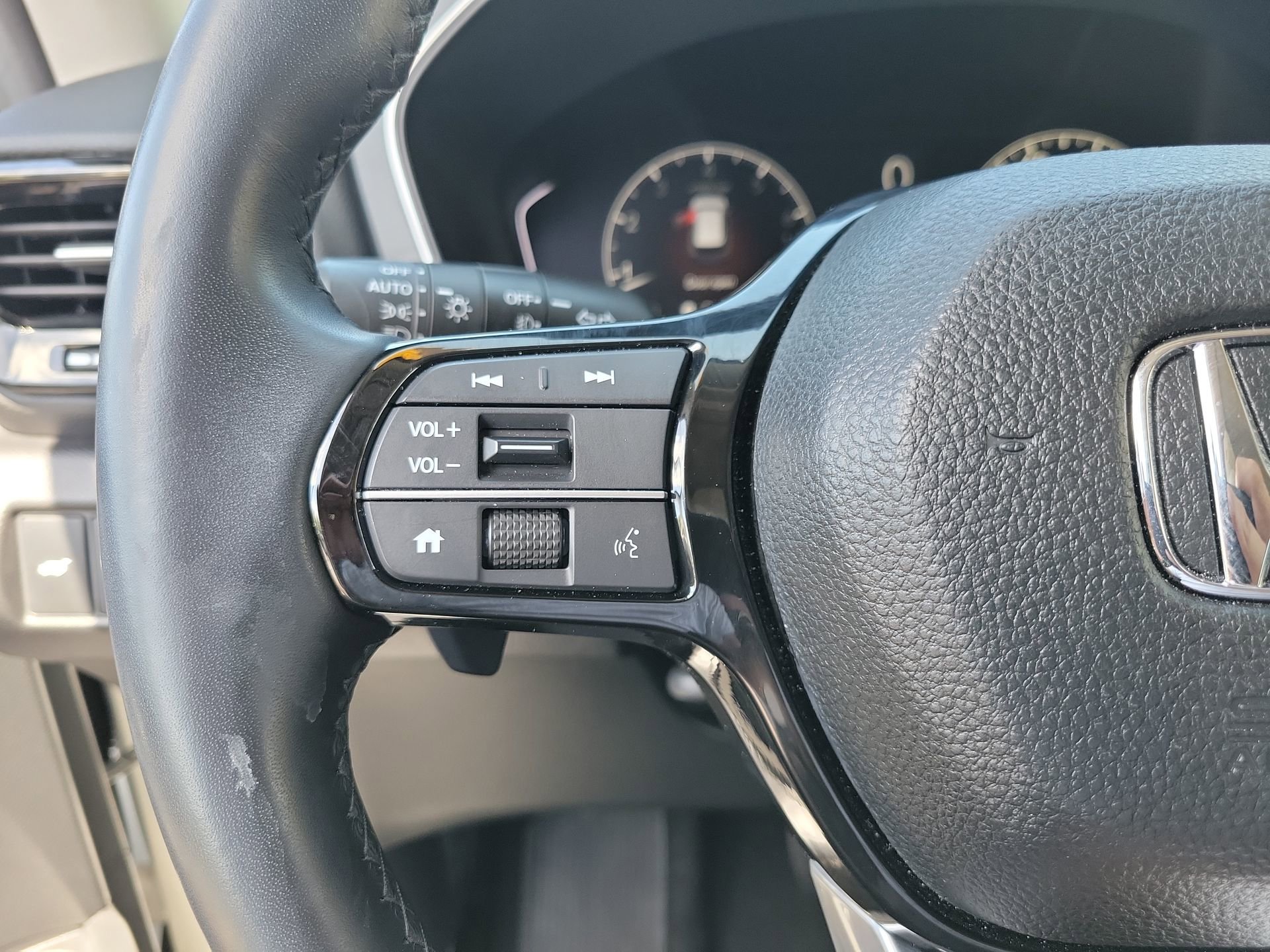 Used 2025 Honda Pilot Touring image 30