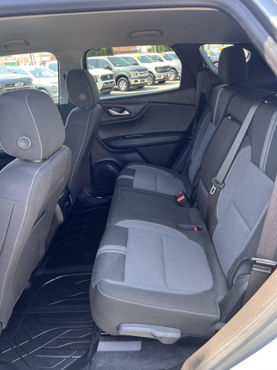 Used 2024 Chevrolet Blazer LT w/ Convenience Package FWD image 17