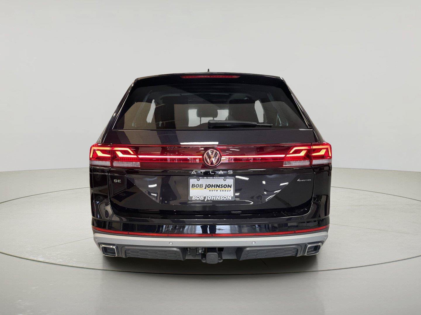 Used 2024 Volkswagen Atlas Peak Edition SE AWD/4WD image 5