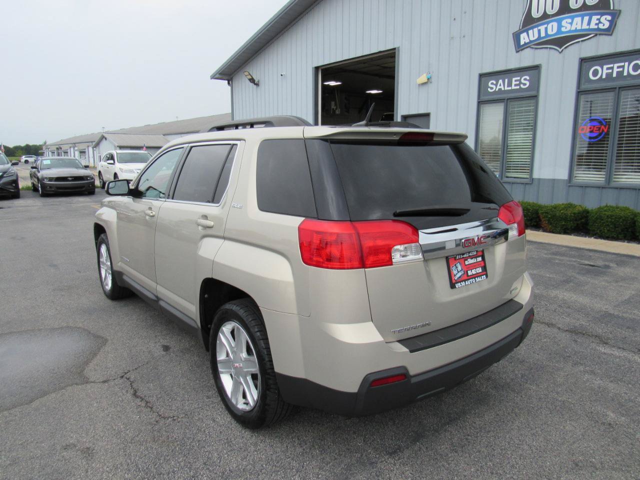 Used 2012 GMC Terrain SLE w/ Convenience Package FWD image 4
