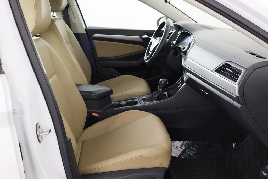 Used 2019 Volkswagen Jetta SE w/ Cold Weather Package image 19