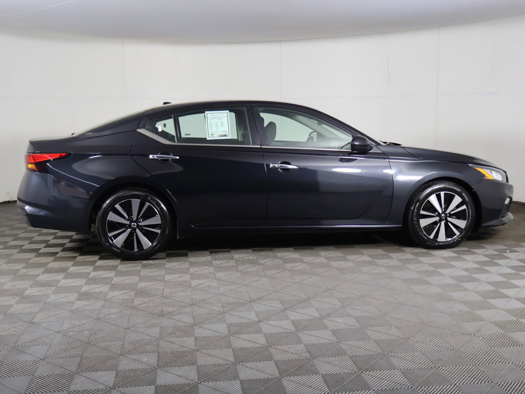 Used 2022 Nissan Altima 2.5 SV FWD image 14
