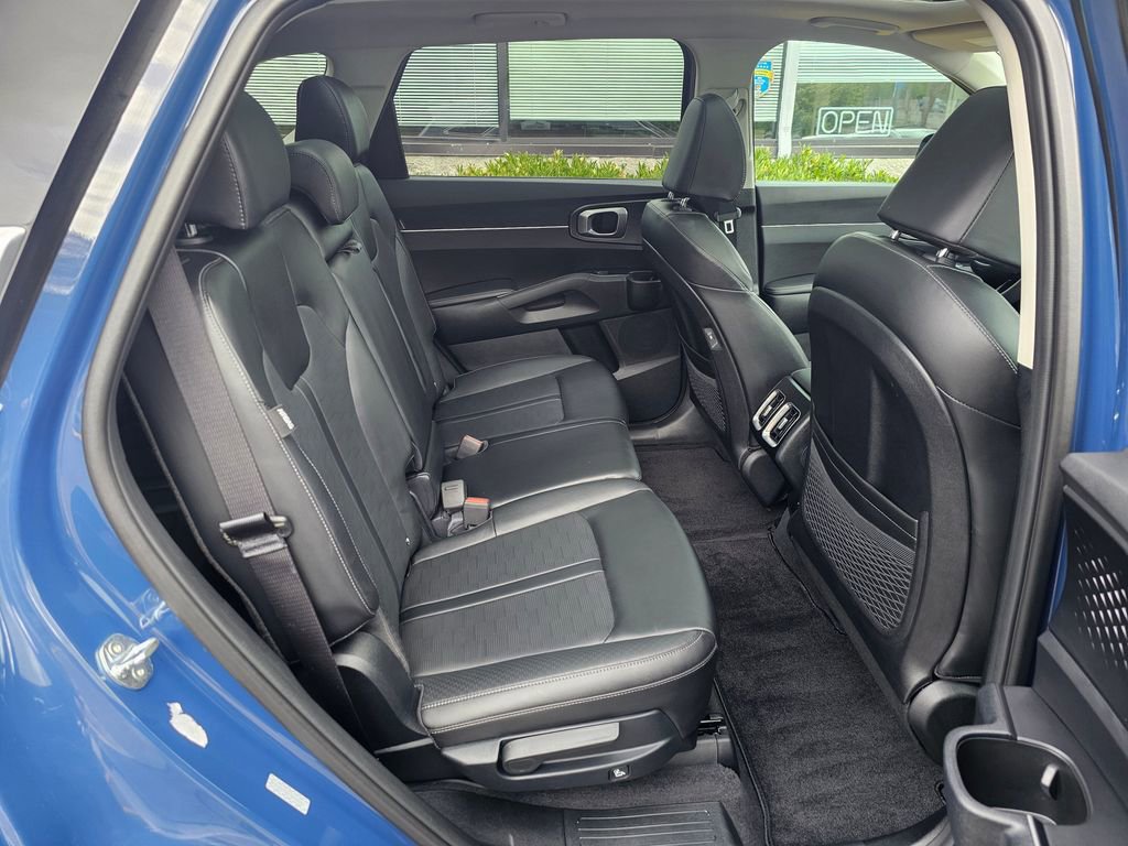 Used 2025 Kia Sorento S w/ Panoramic Sunroof Package AWD/4WD image 12