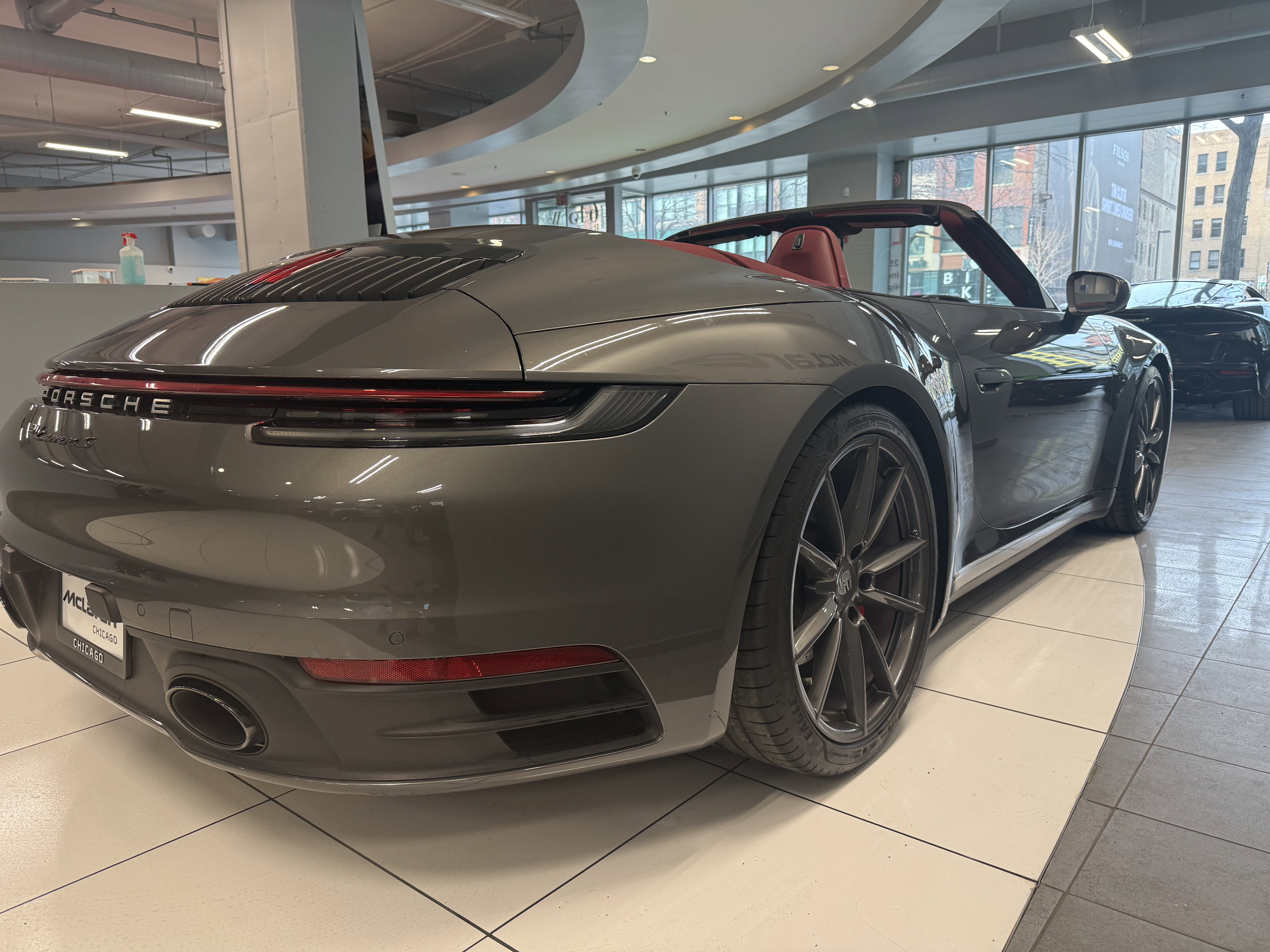 Used 2021 Porsche 911 image 12