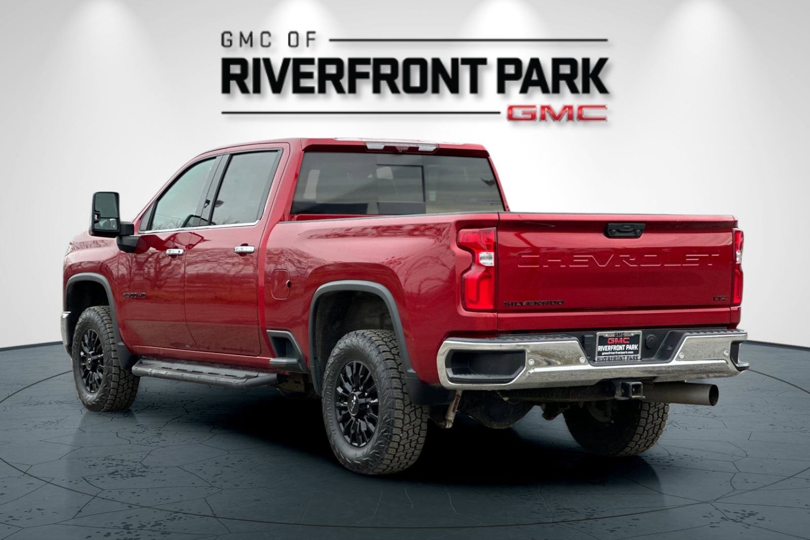 Used 2024 Chevrolet Silverado 2500 LTZ w/ LTZ Premium Package image 5