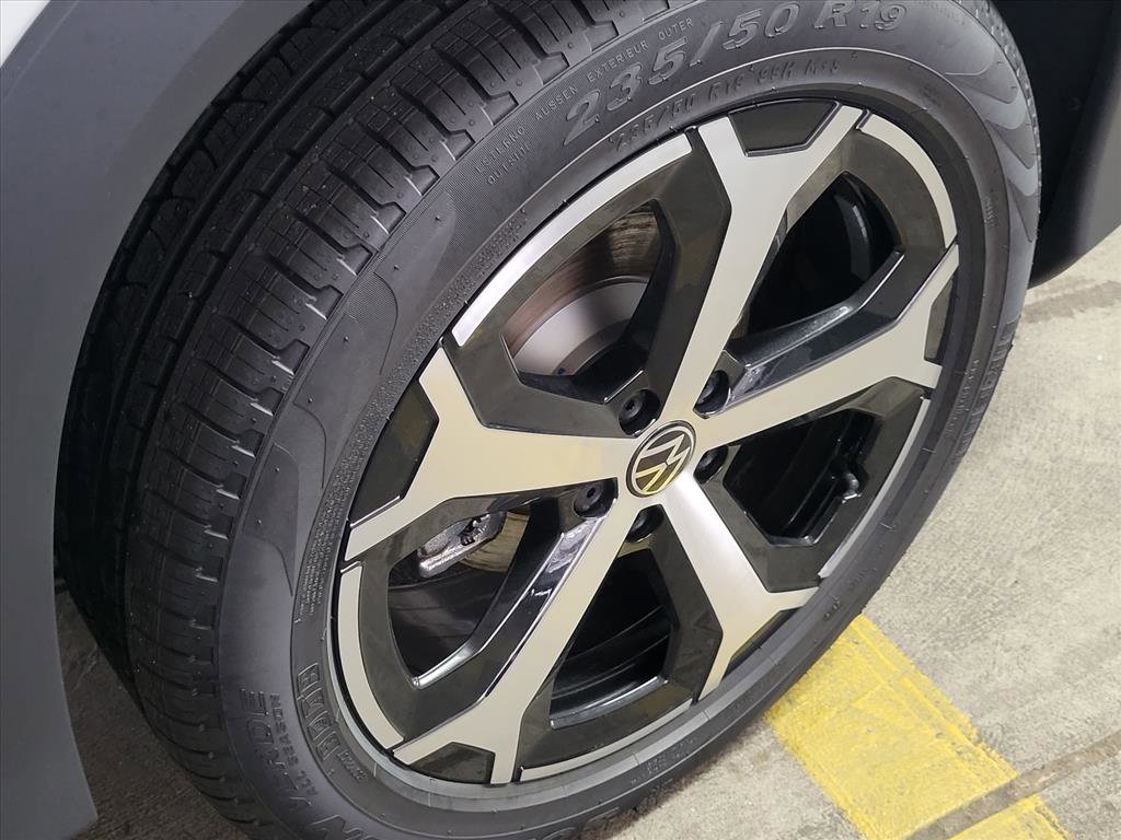 New 2026 Volkswagen Tiguan SE image 11