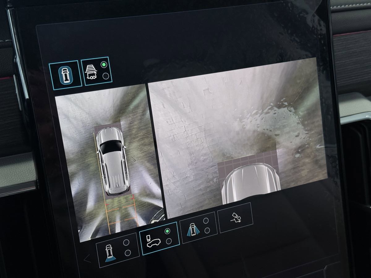 Used 2024 GMC Acadia Denali FWD image 65