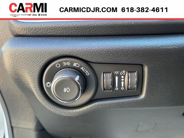 New 2026 Chrysler Pacifica Select image 6