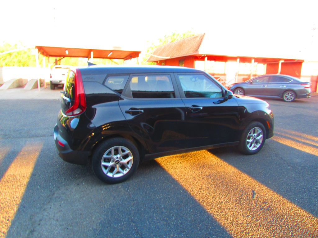 Used 2022 Kia Soul S image 6