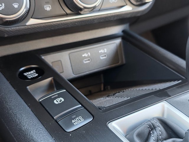 Used 2025 Nissan Kicks SV w/ Illumination Package image 32