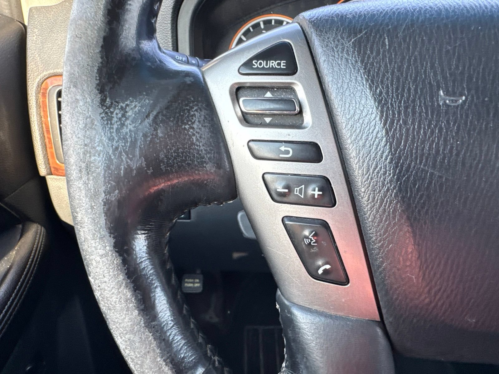 Used 2014 Nissan Armada Platinum AWD/4WD image 21