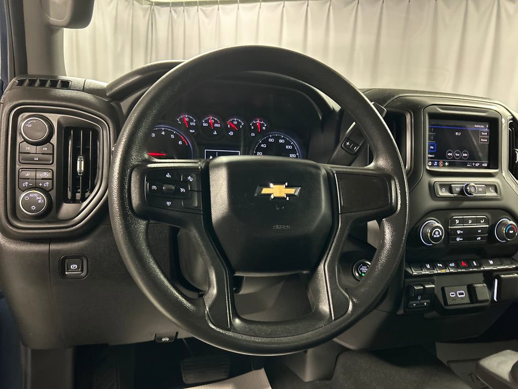 Used 2025 Chevrolet Silverado 2500 Custom w/ Custom Value Package image 15