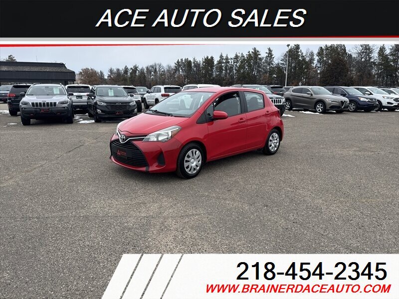 Used 2015 Toyota Yaris L image 1