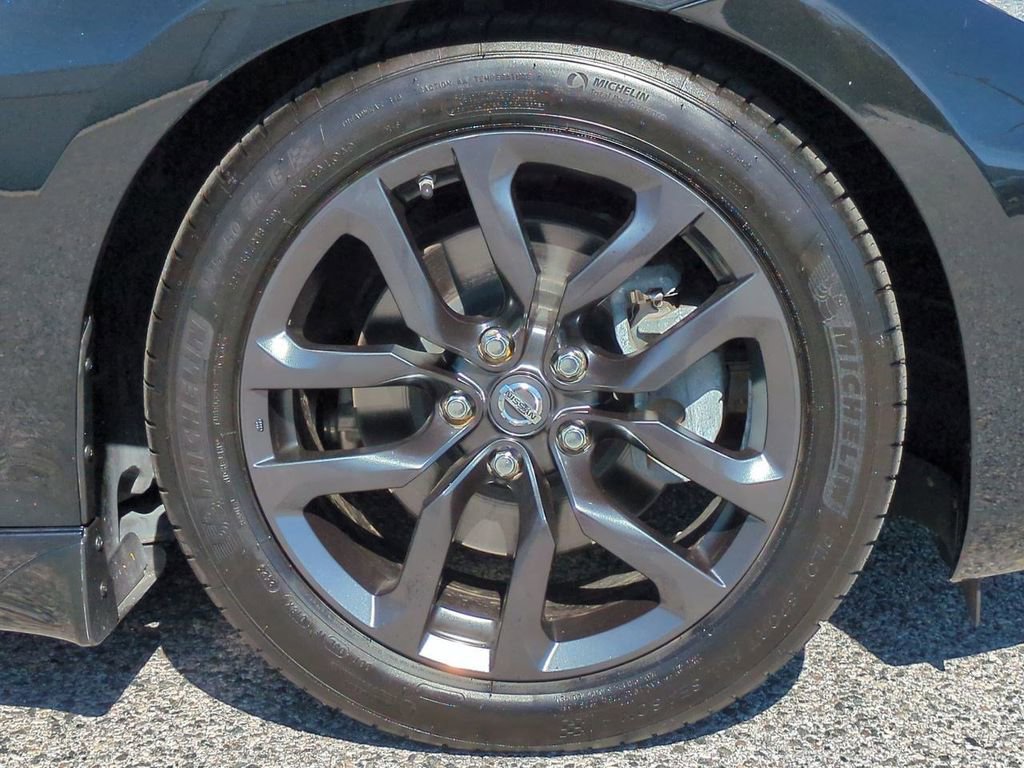 Used 2017 Nissan 370Z Touring image 11