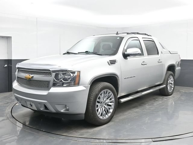 Used 2013 Chevrolet Avalanche LT AWD/4WD image 5