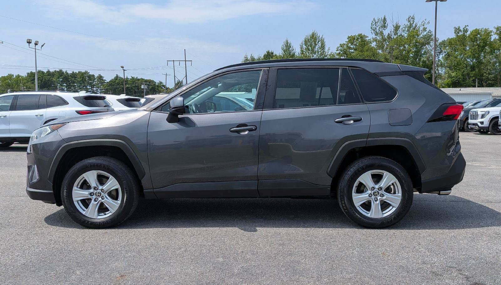 Used 2021 Toyota RAV4 XLE w/ Convenience Package AWD/4WD image 6