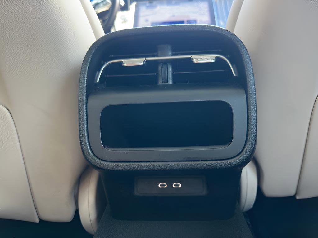 Used 2025 Mercedes-Benz E 350 4MATIC Sedan image 24