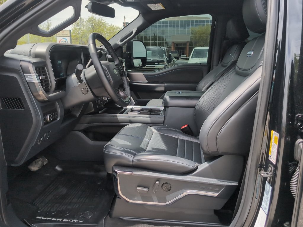 Used 2026 Ford F450 Platinum w/ FX4 Off-Road Package AWD/4WD image 10