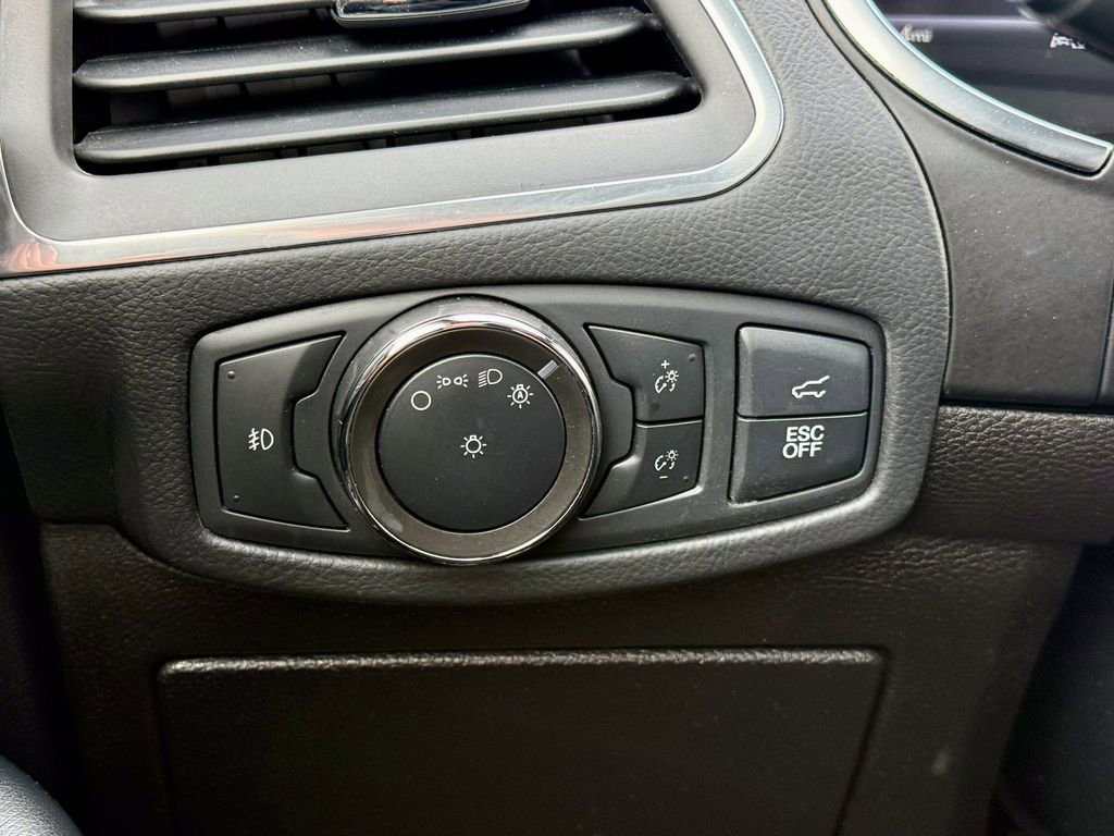 Certified 2020 Ford Edge ST w/ Cold Weather Package image 27